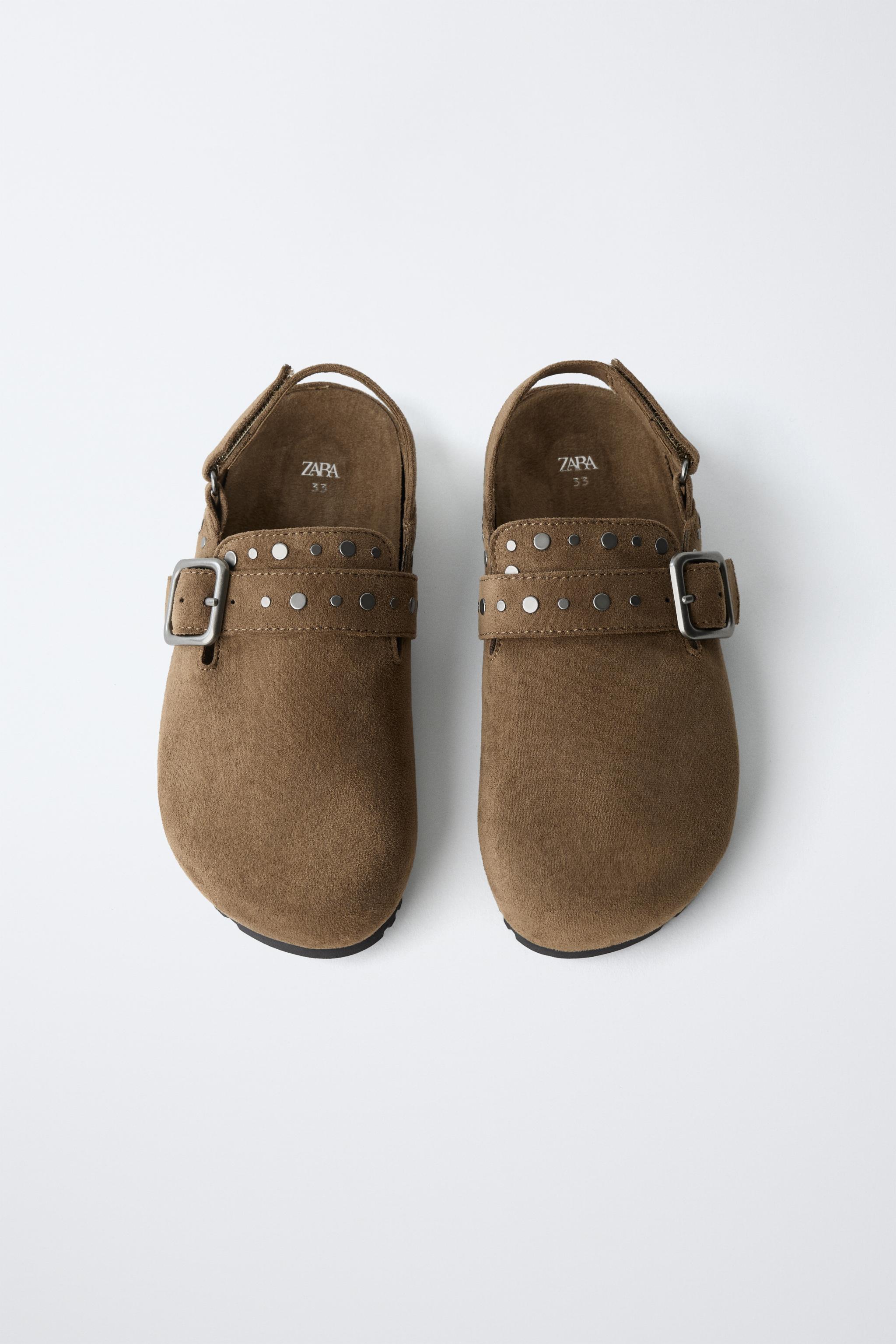 STUDDED CLOGS